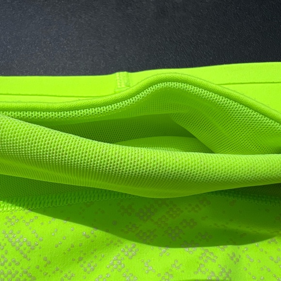 Athleta Stay Fly 9" Bike Short Neon Yellow Womens XS NWOT - Picture 10 of 13